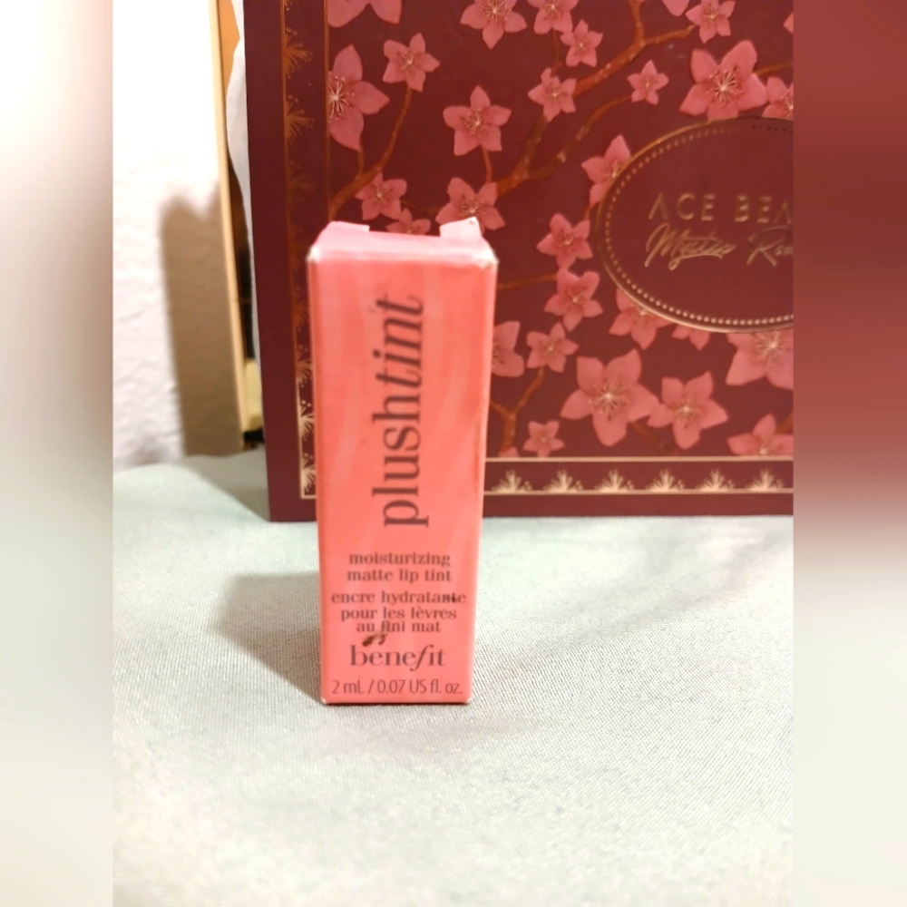 Benefit Plush Tint Moisturizing Matte Lip Tint - Pink